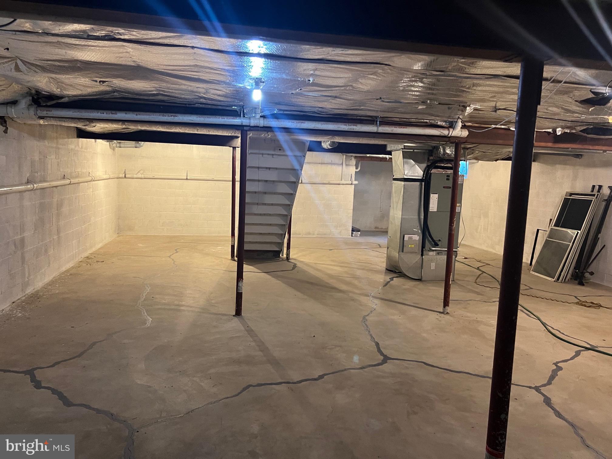 GLENWOOD ESTATES - Residential Lease