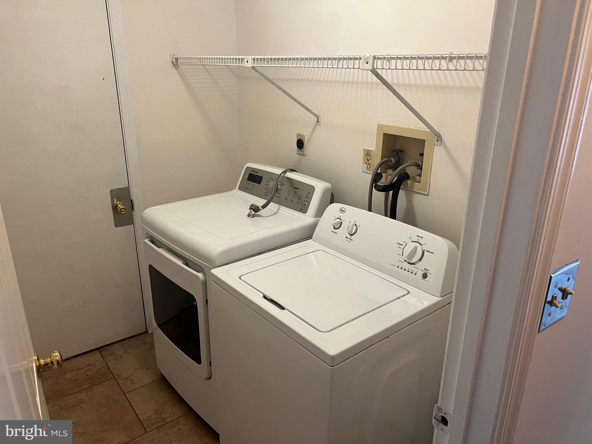 GLENWOOD ESTATES - Residential Lease