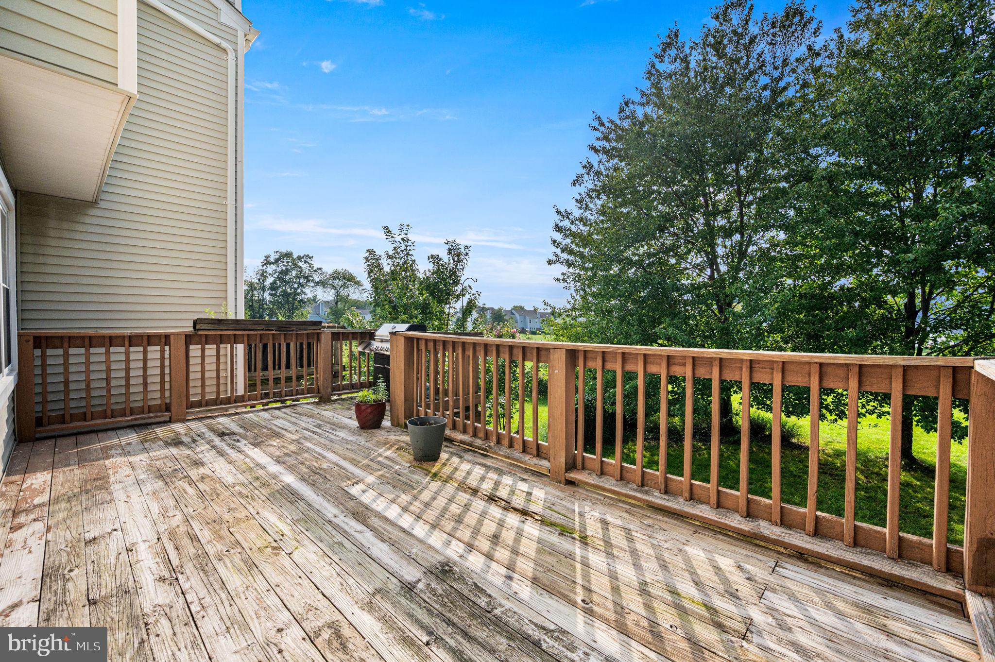 32 PARKVIEW WAY