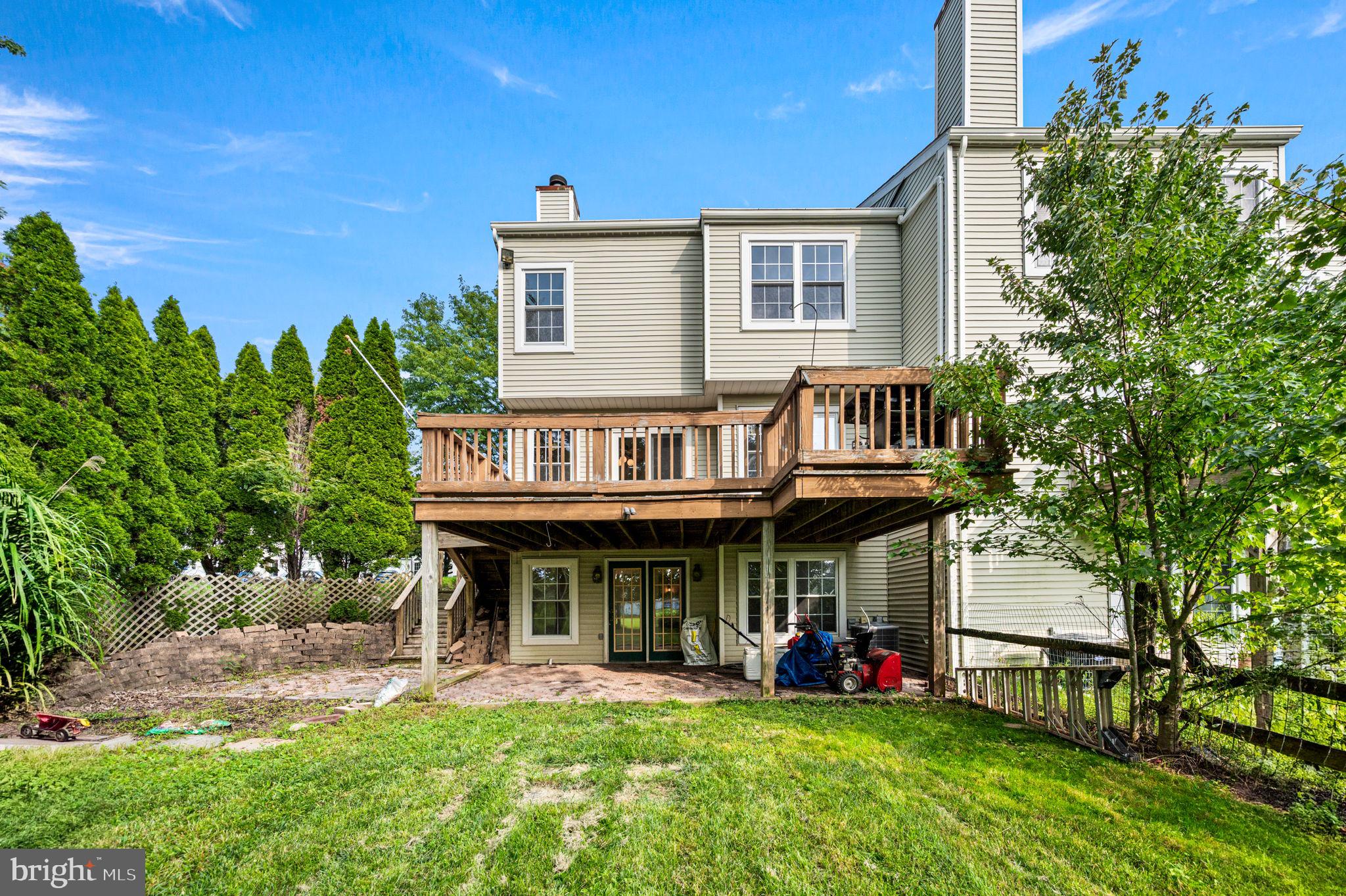 32 PARKVIEW WAY