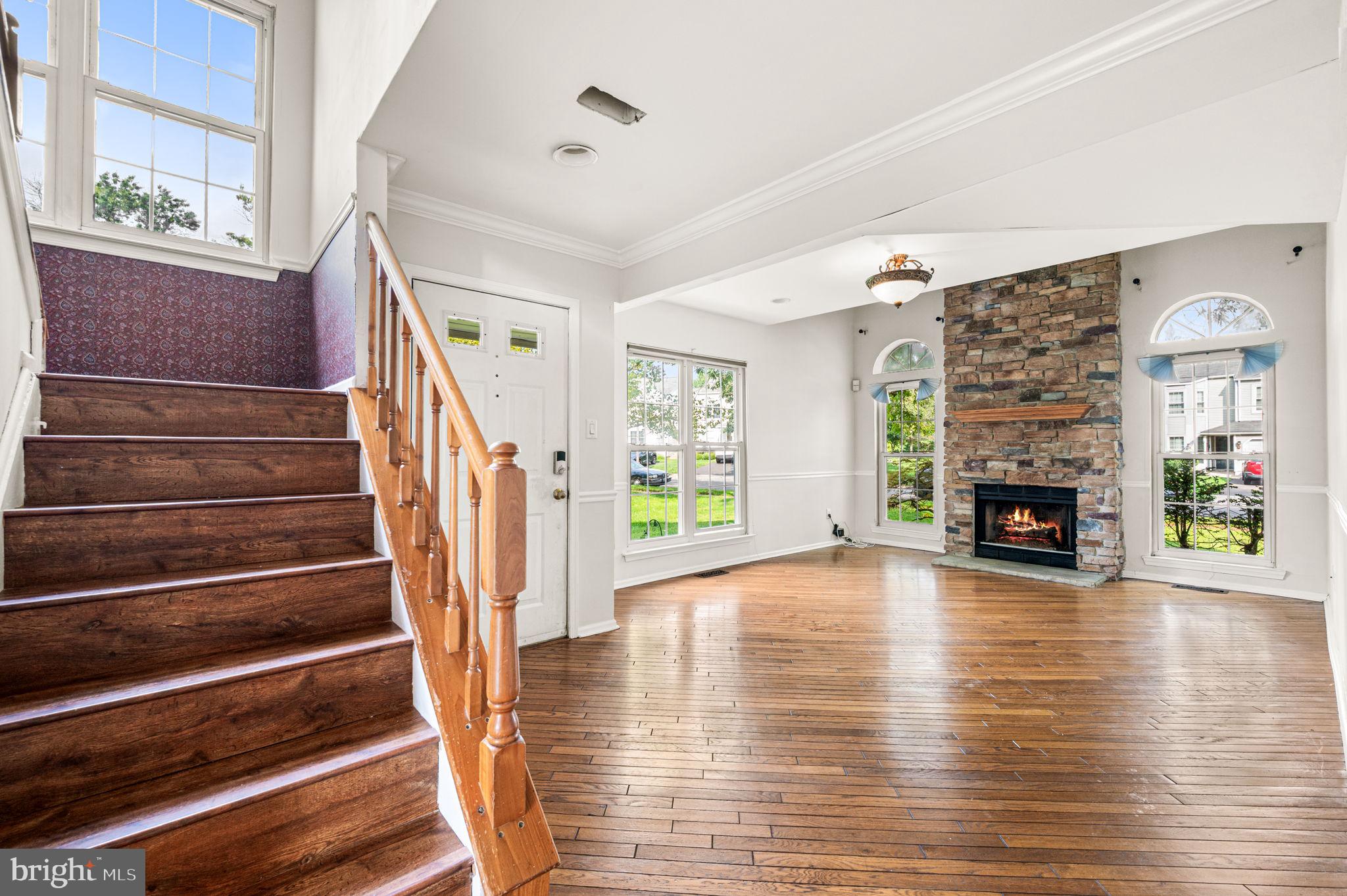 32 PARKVIEW WAY