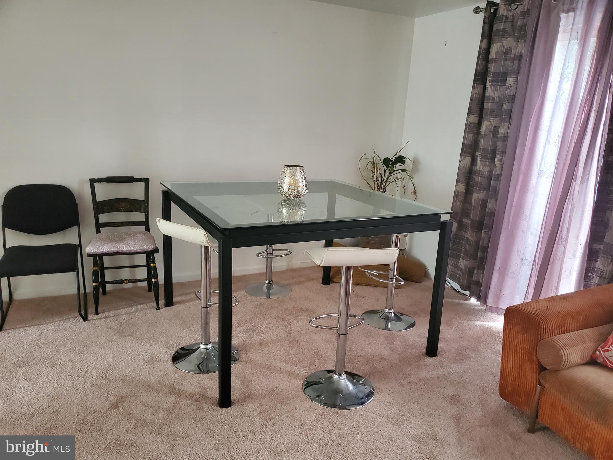 HUTCHINSON - Residential Lease