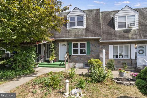 Photo of 2119 Delmar Drive, FOLCROFT, PA 19032 (MLS # PADE2098592)