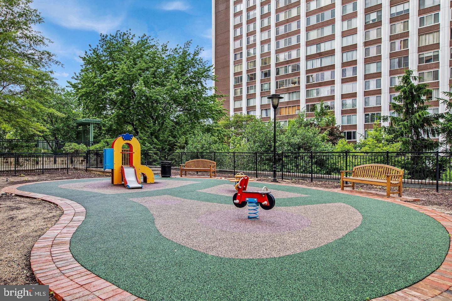 GALLERY AT WHITE FLINT - Residential Lease