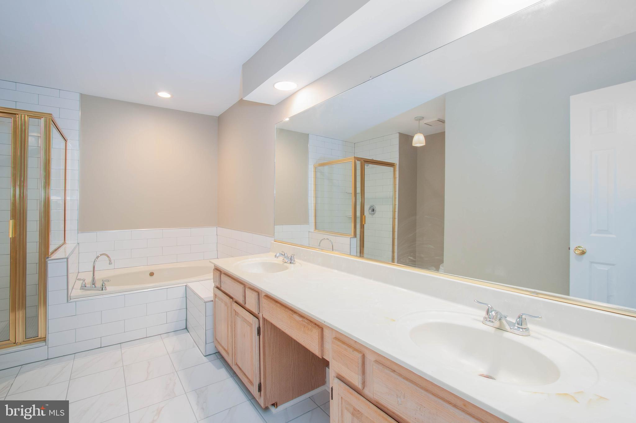 PARK RIDGE - Residential Lease