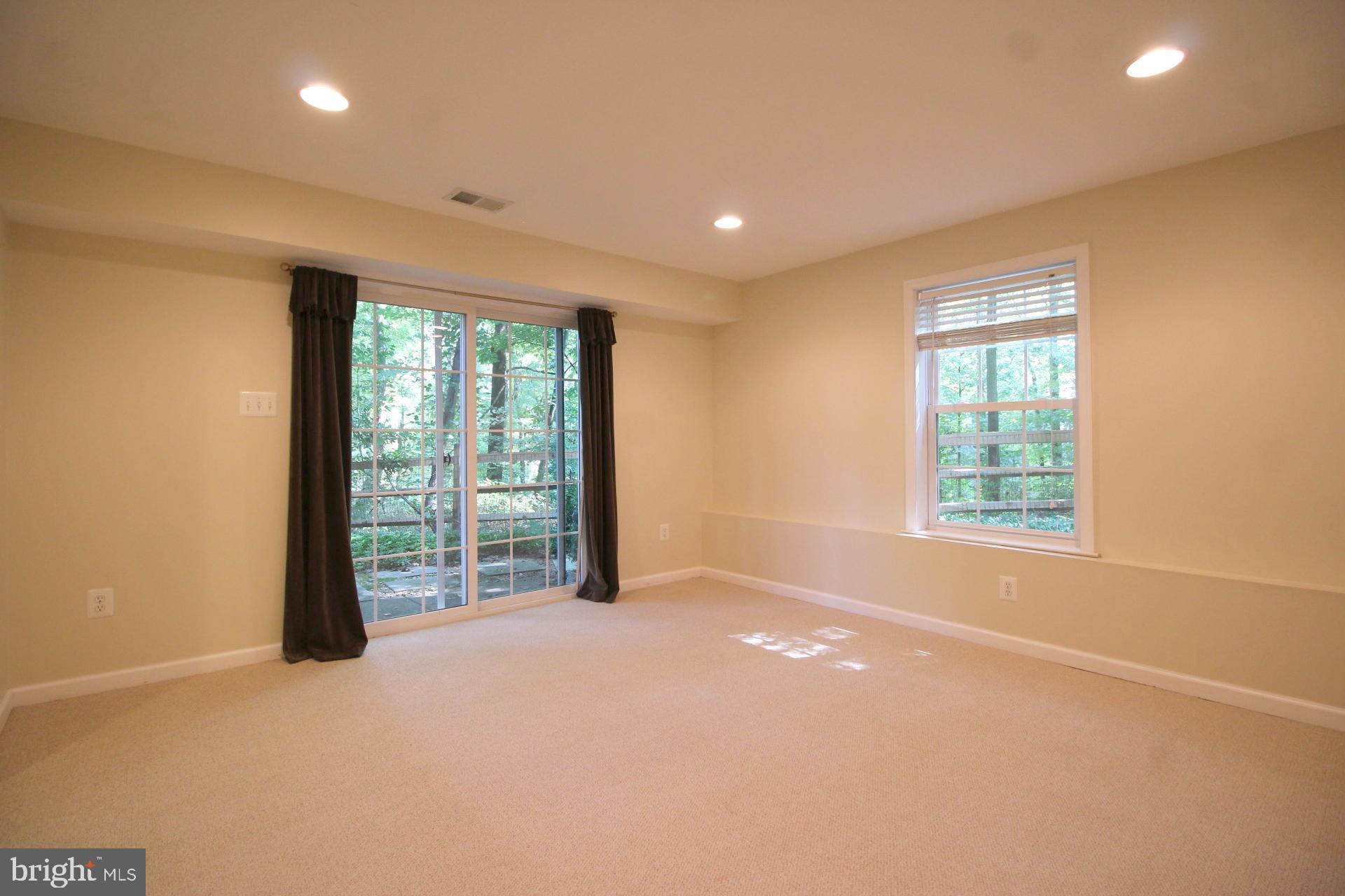 RESTON - Residential Lease