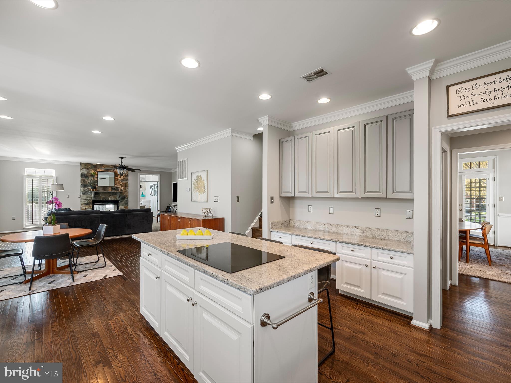 WOODLEA MANOR - Residential