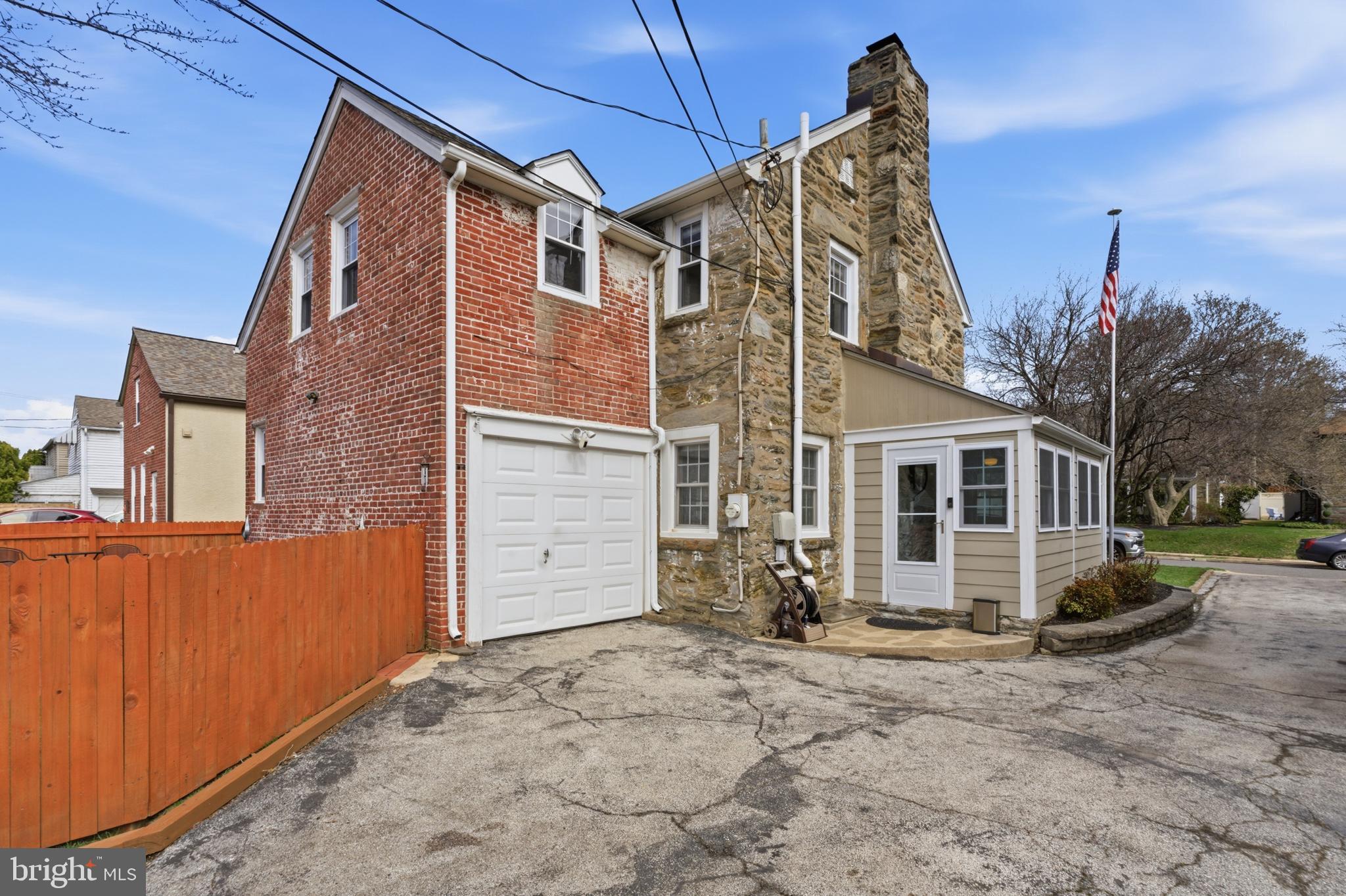 ARONIMINK ESTATES - Residential