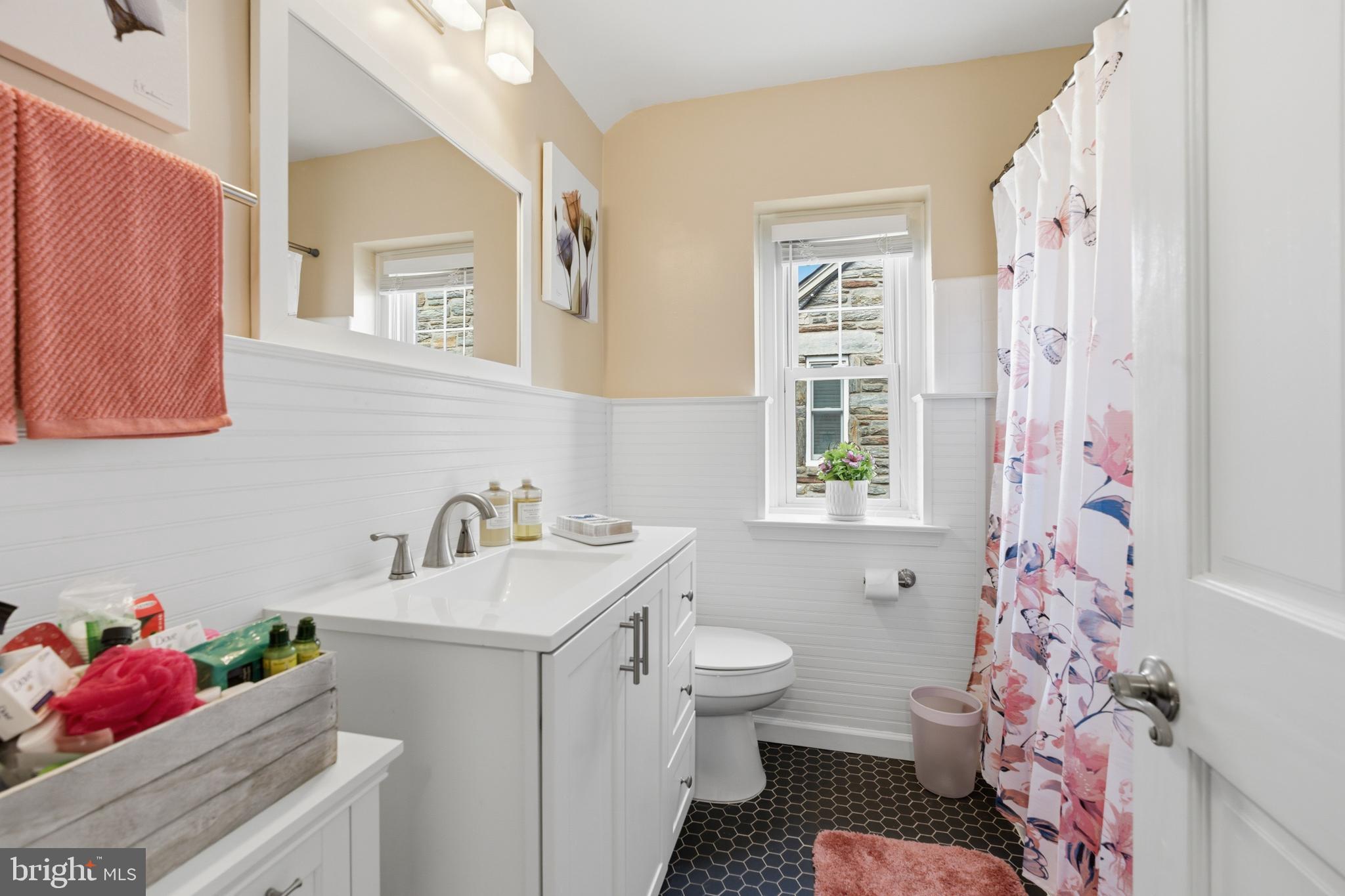 ARONIMINK ESTATES - Residential