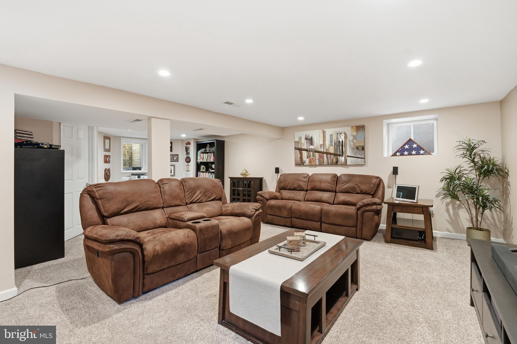 ARONIMINK ESTATES - Residential