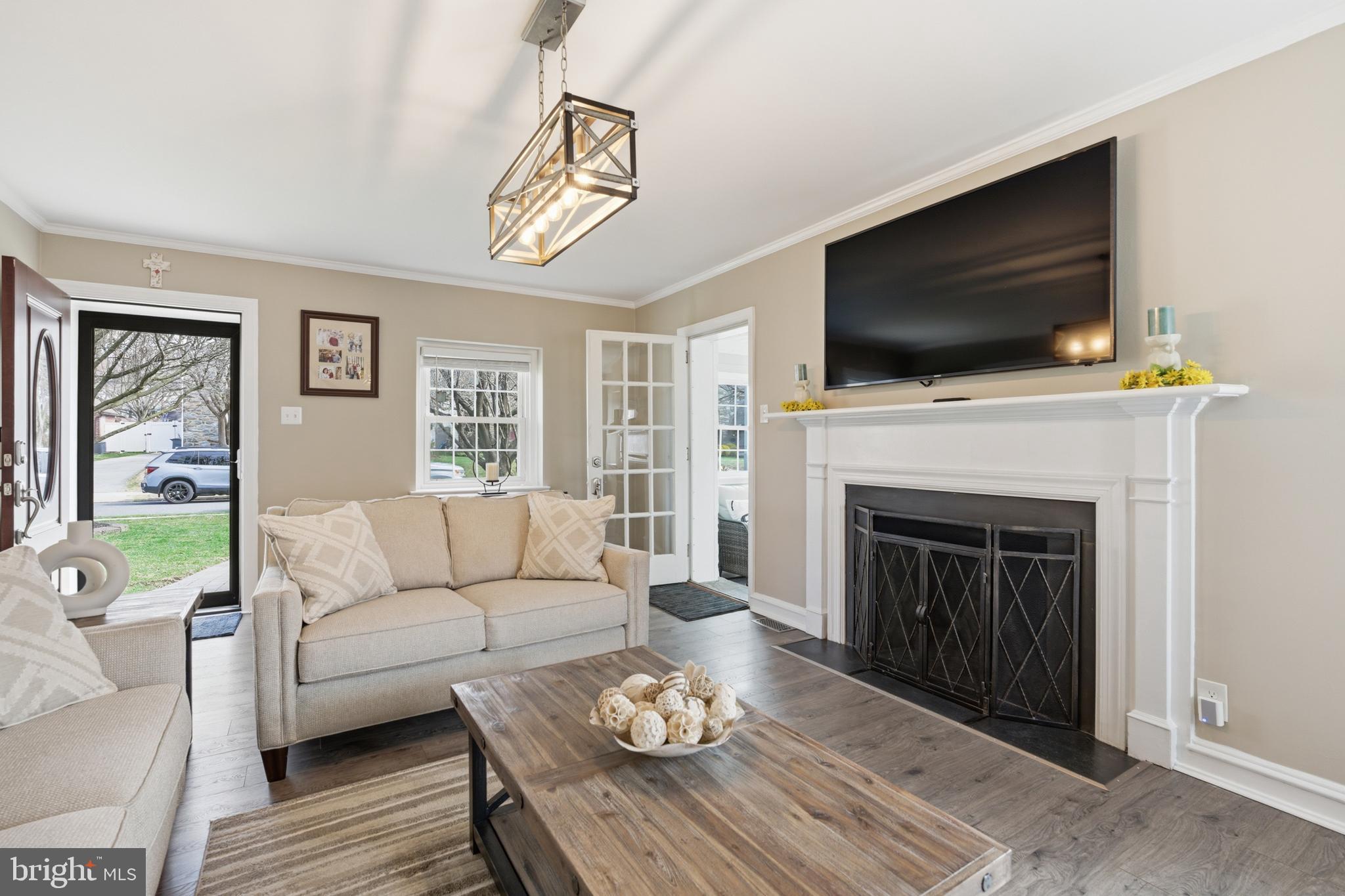 ARONIMINK ESTATES - Residential