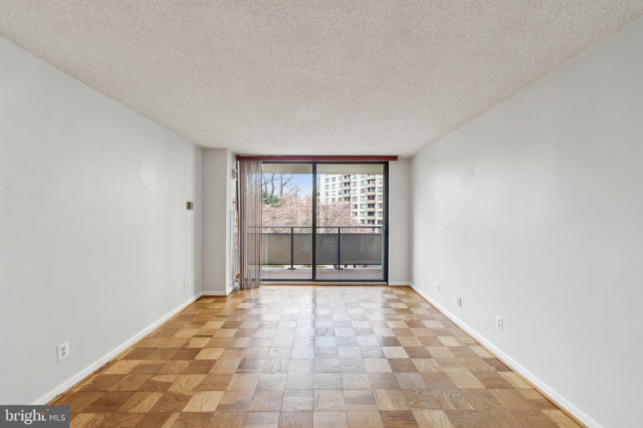 PROMENADE TOWERS - Residential