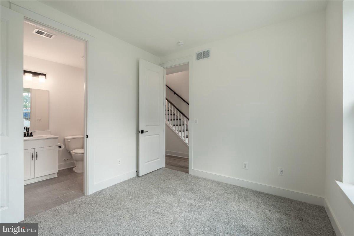 9211 FORKLEAF OAK DRIVE