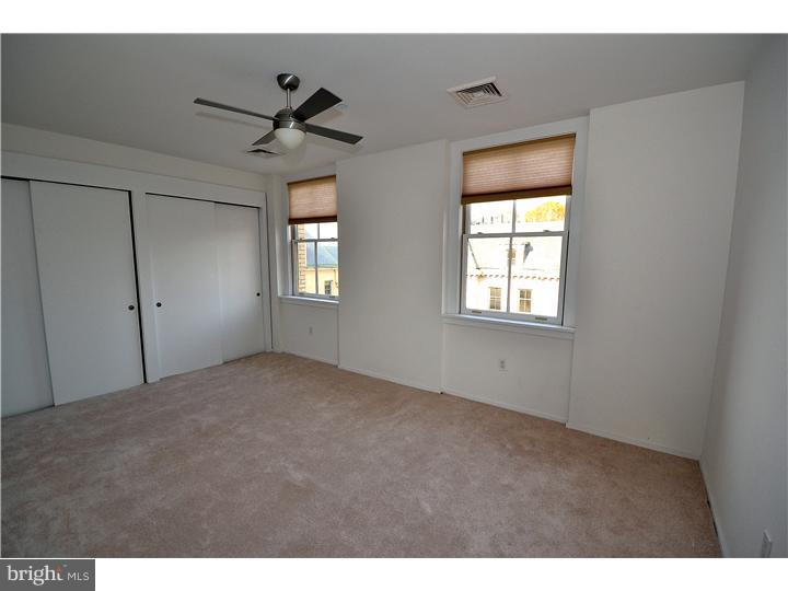 UNIVERSITY CITY - Residential Lease