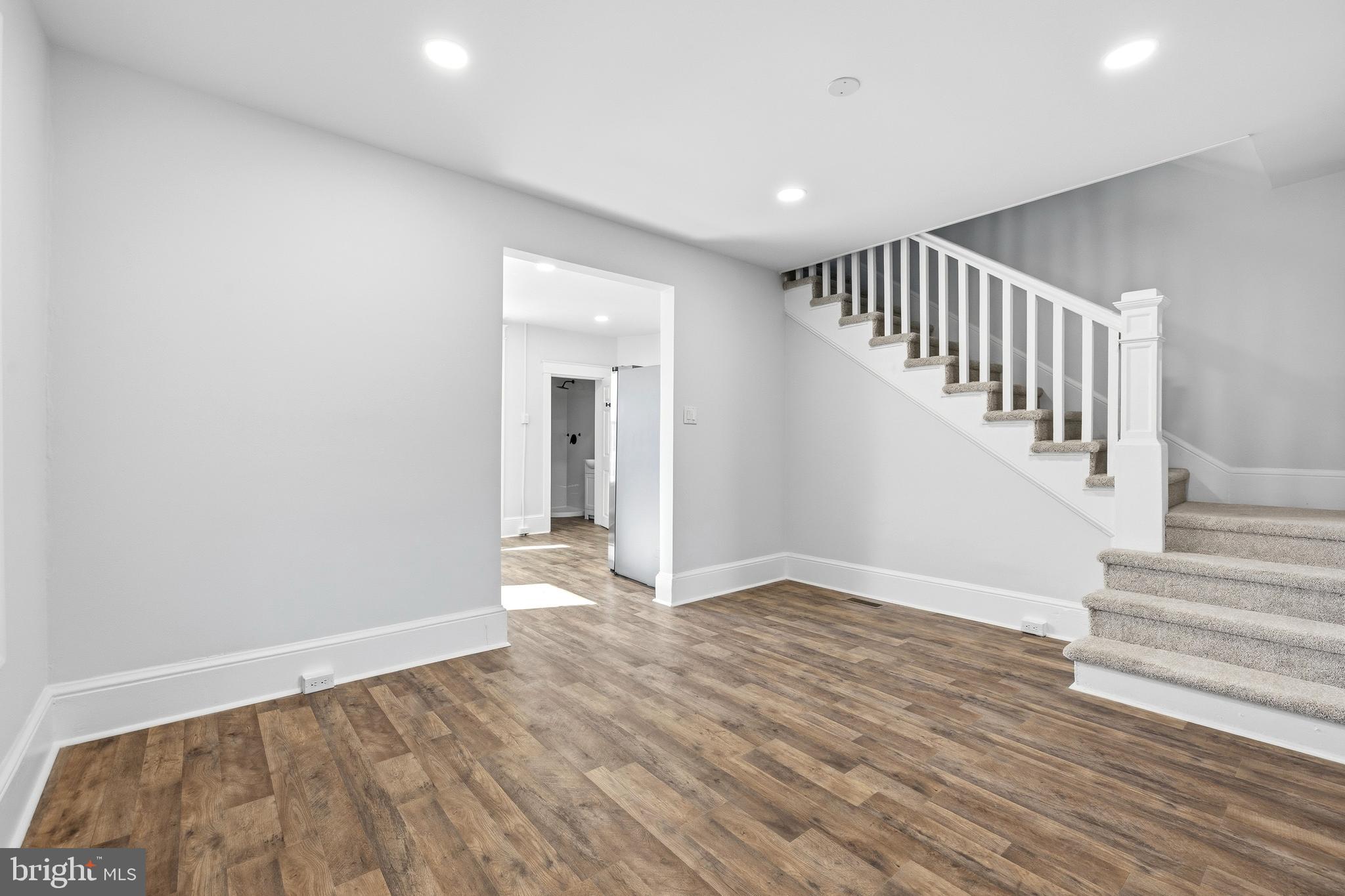 945 W WASHINGTON STREET