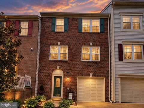 Townhouse For Sale - 2567 Stow Court<br/> CROFTON, MD 21114