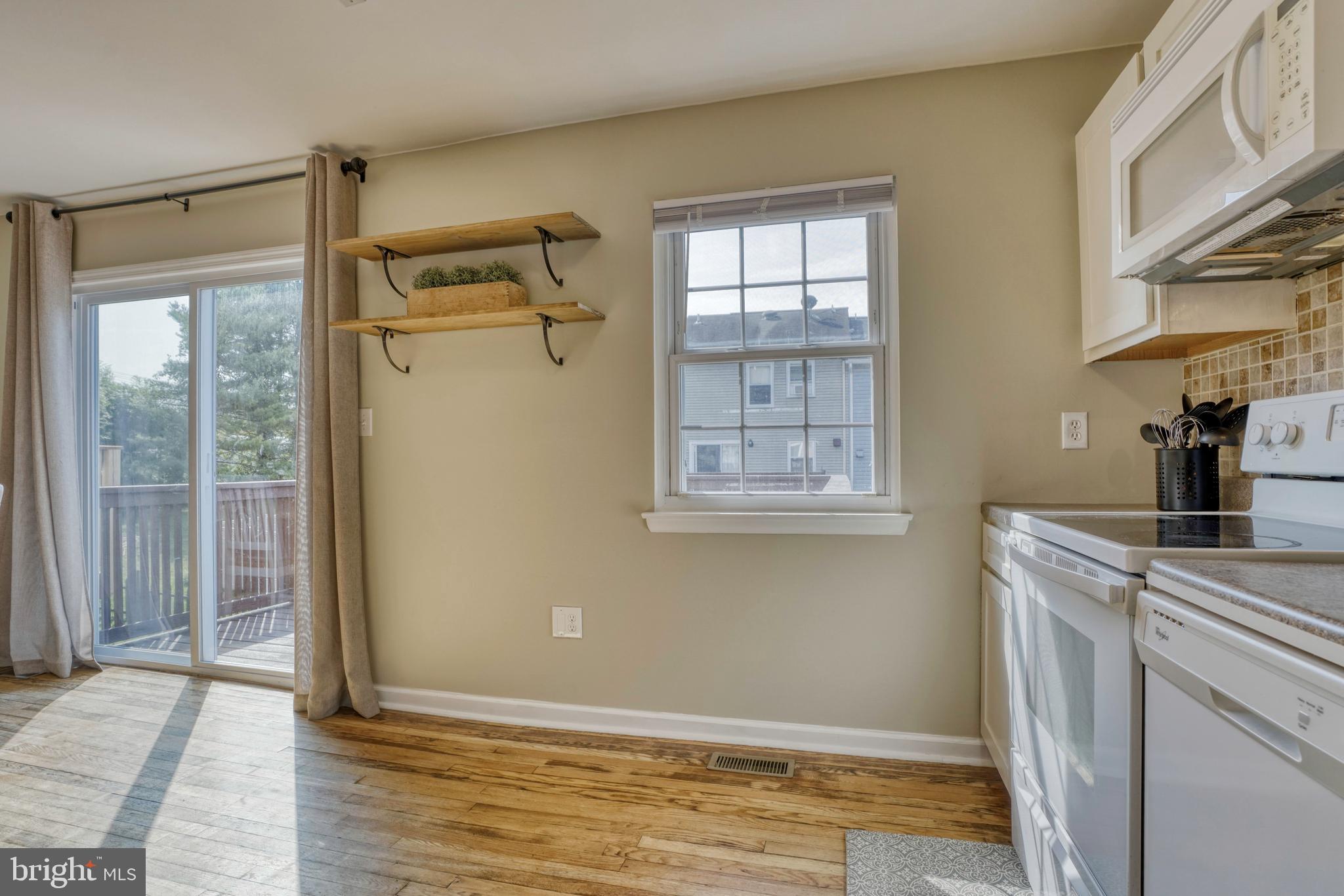 WOODSDALE MANOR - Residential