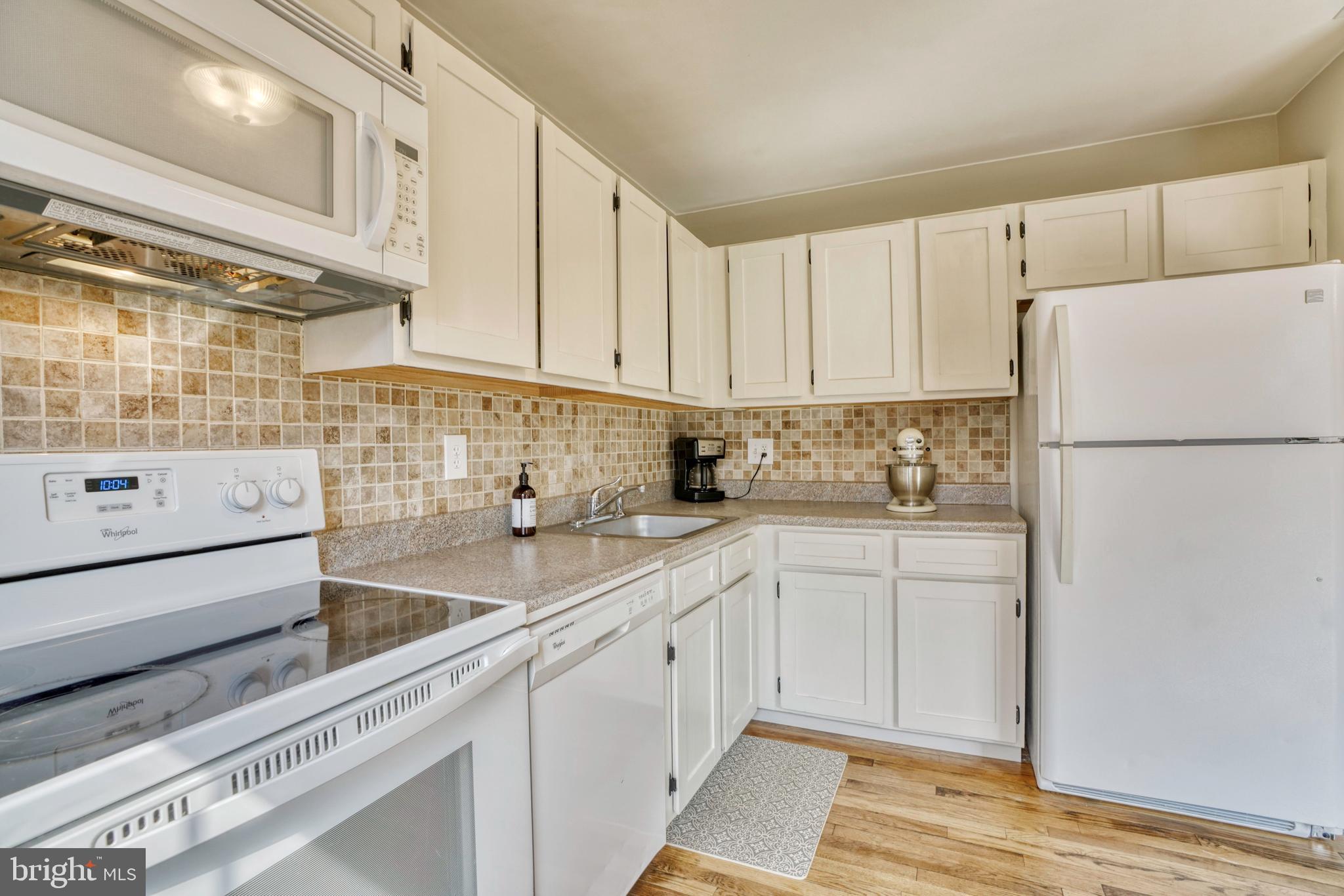 WOODSDALE MANOR - Residential