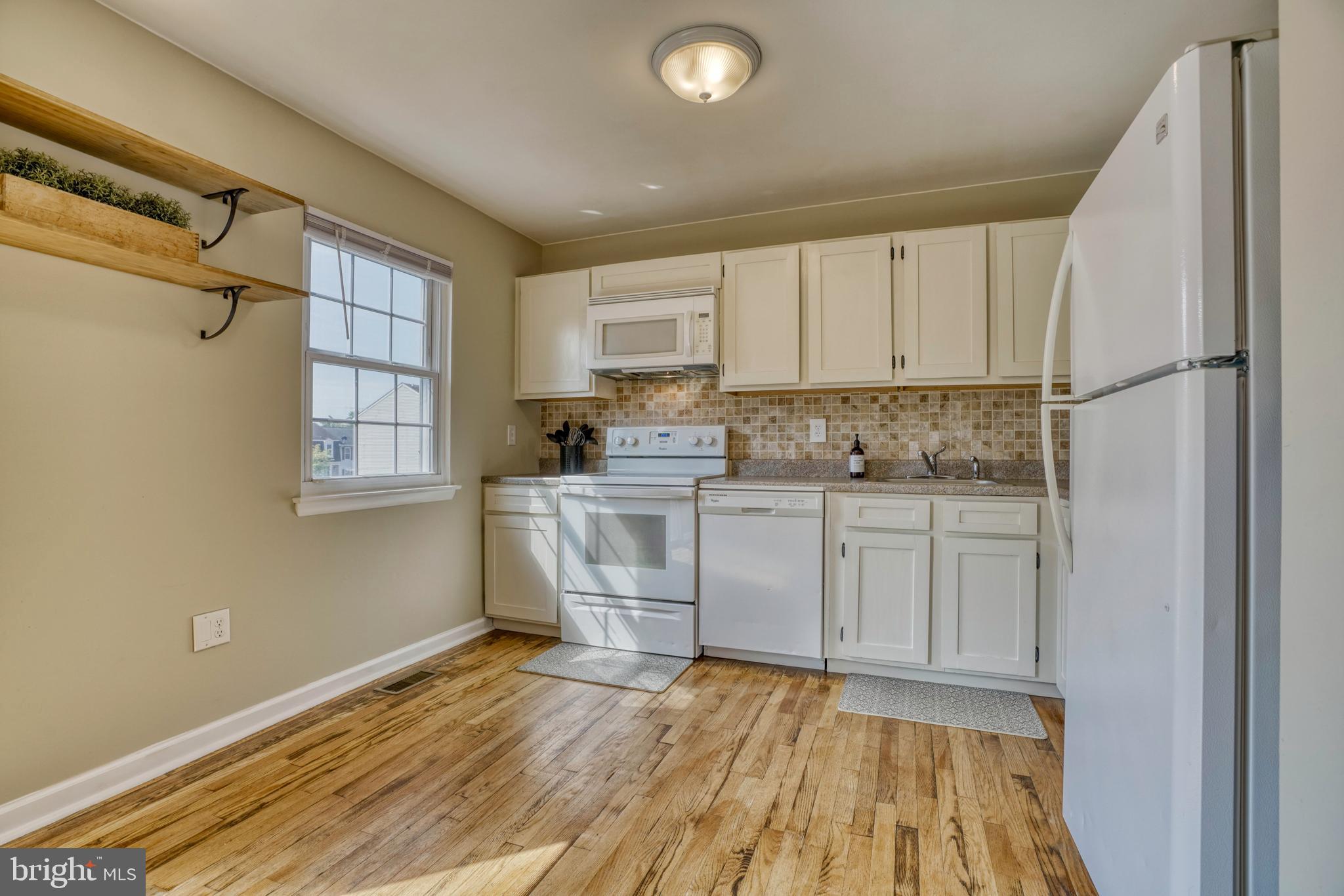 WOODSDALE MANOR - Residential