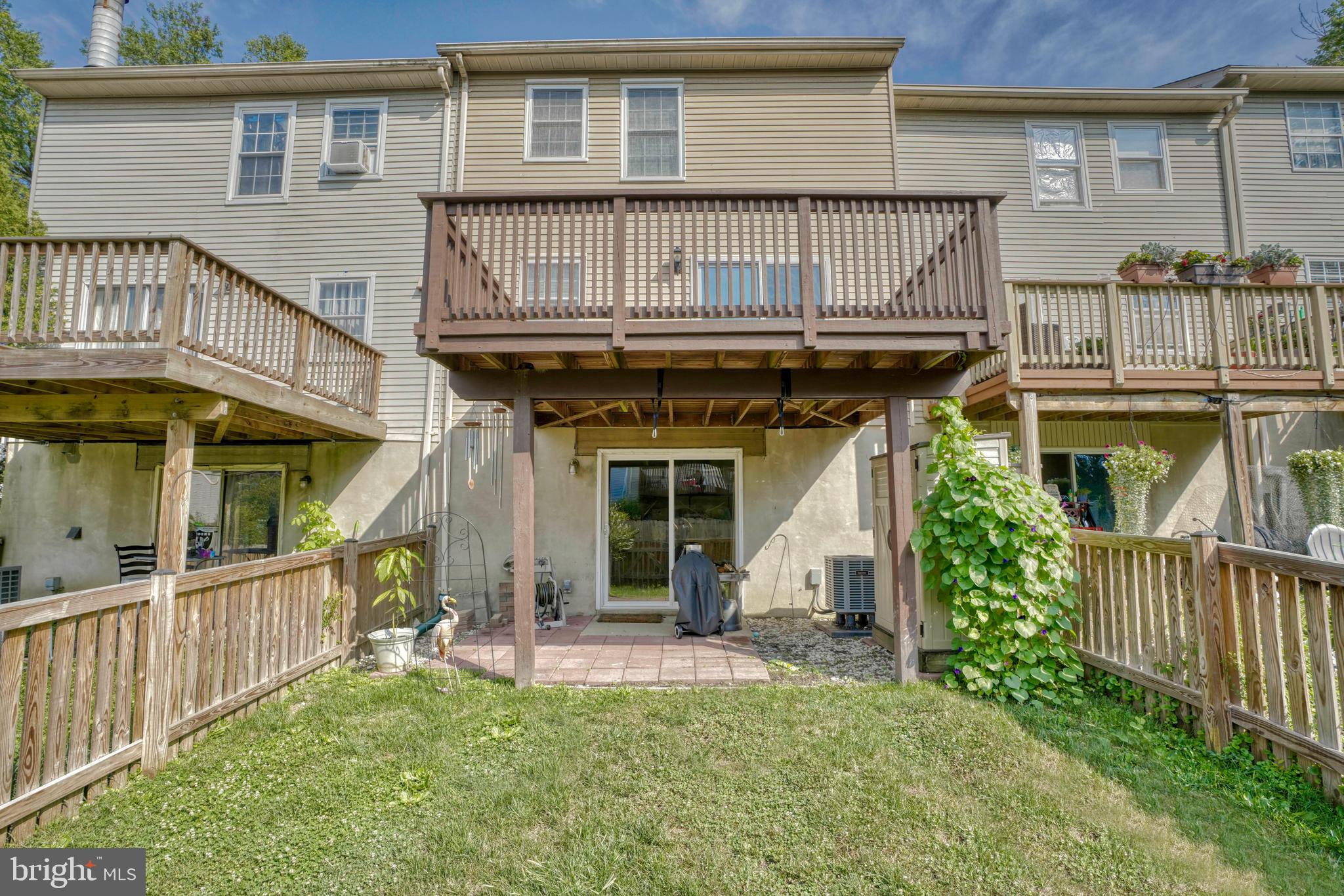 WOODSDALE MANOR - Residential