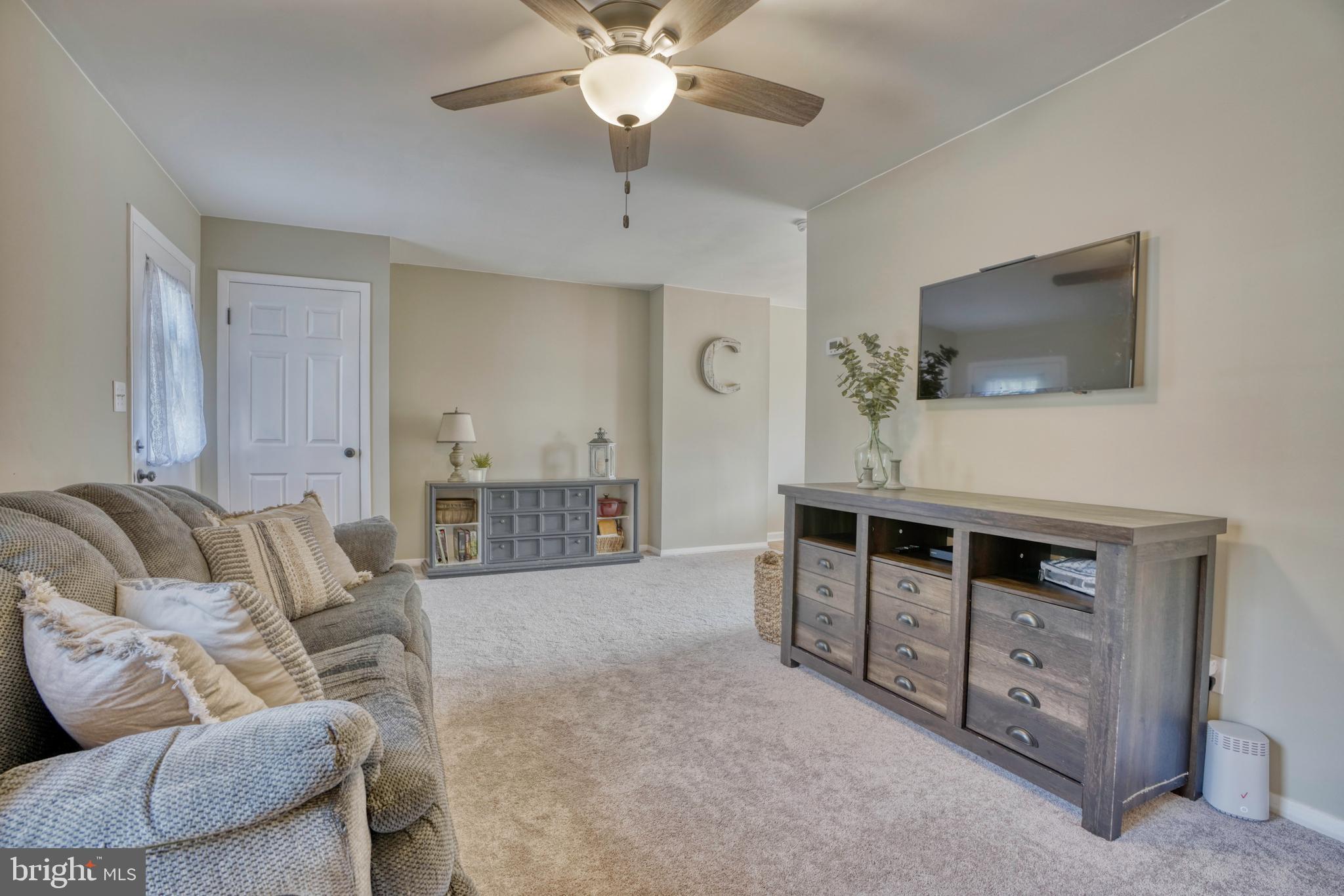 WOODSDALE MANOR - Residential