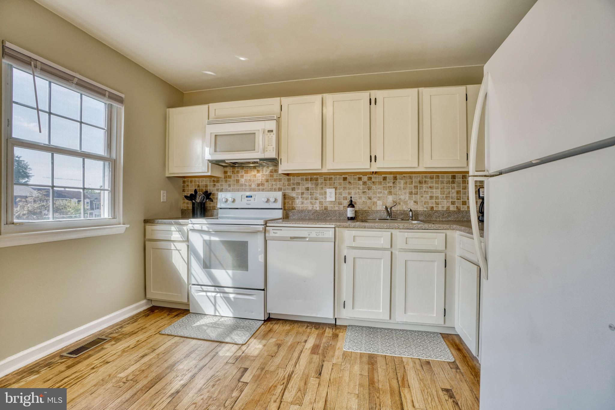 WOODSDALE MANOR - Residential