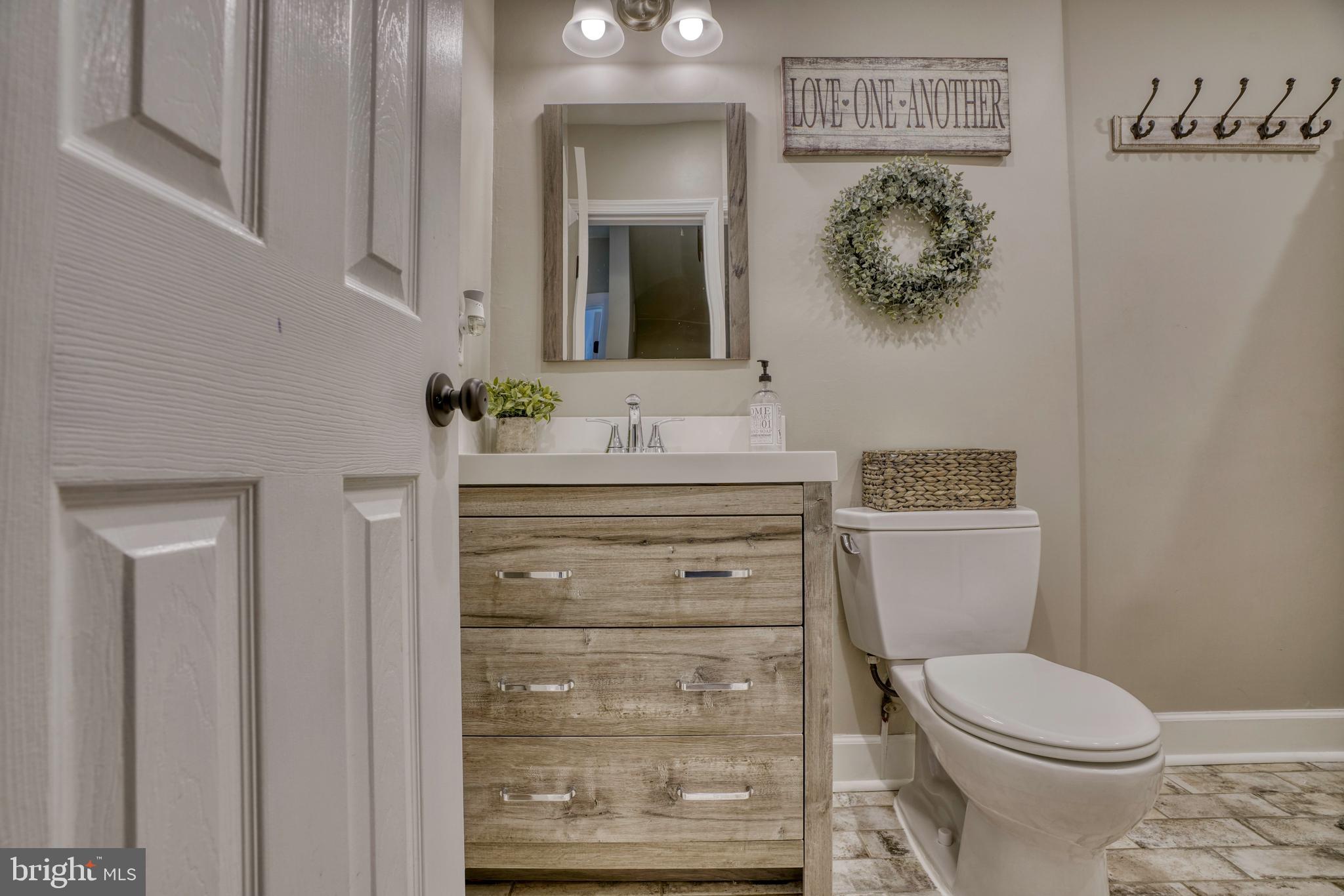 WOODSDALE MANOR - Residential