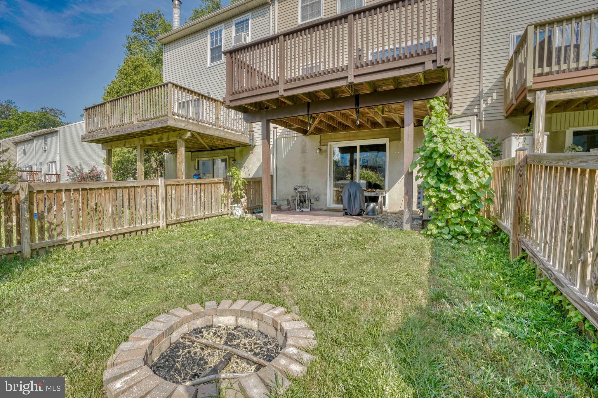 WOODSDALE MANOR - Residential