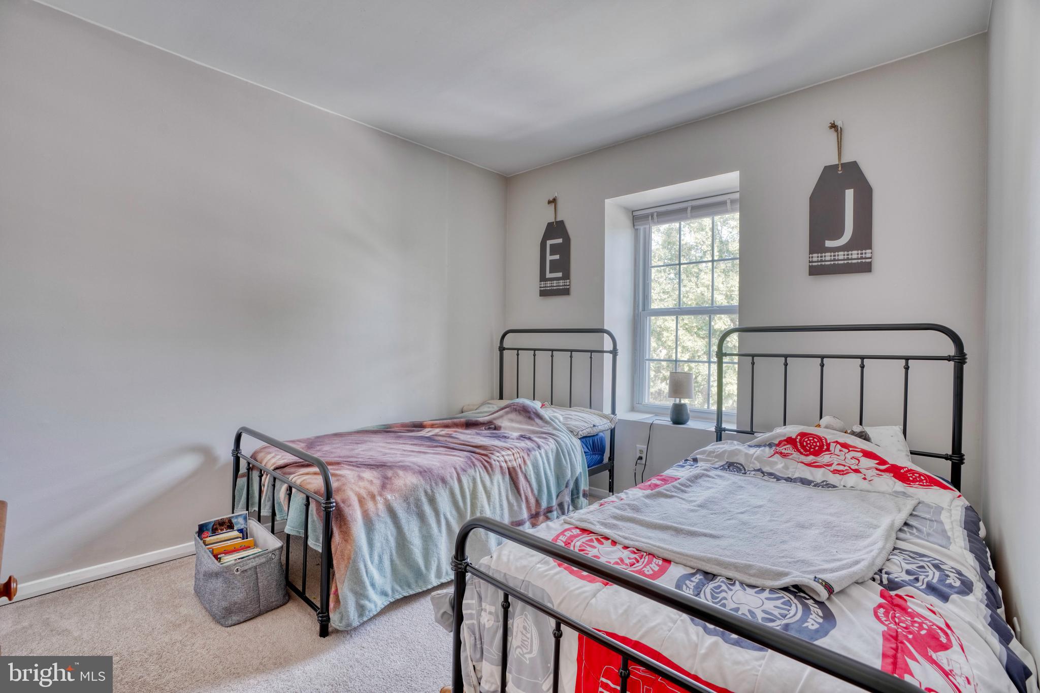 WOODSDALE MANOR - Residential