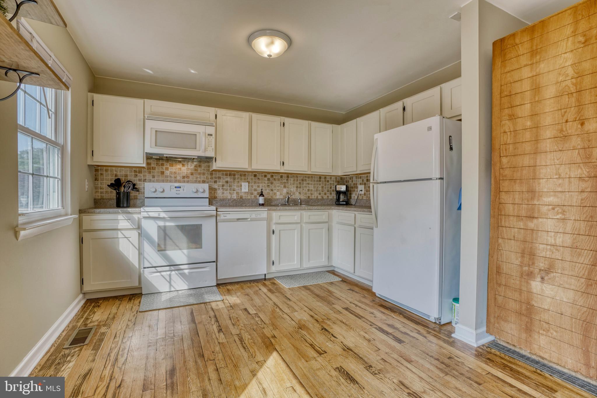 WOODSDALE MANOR - Residential