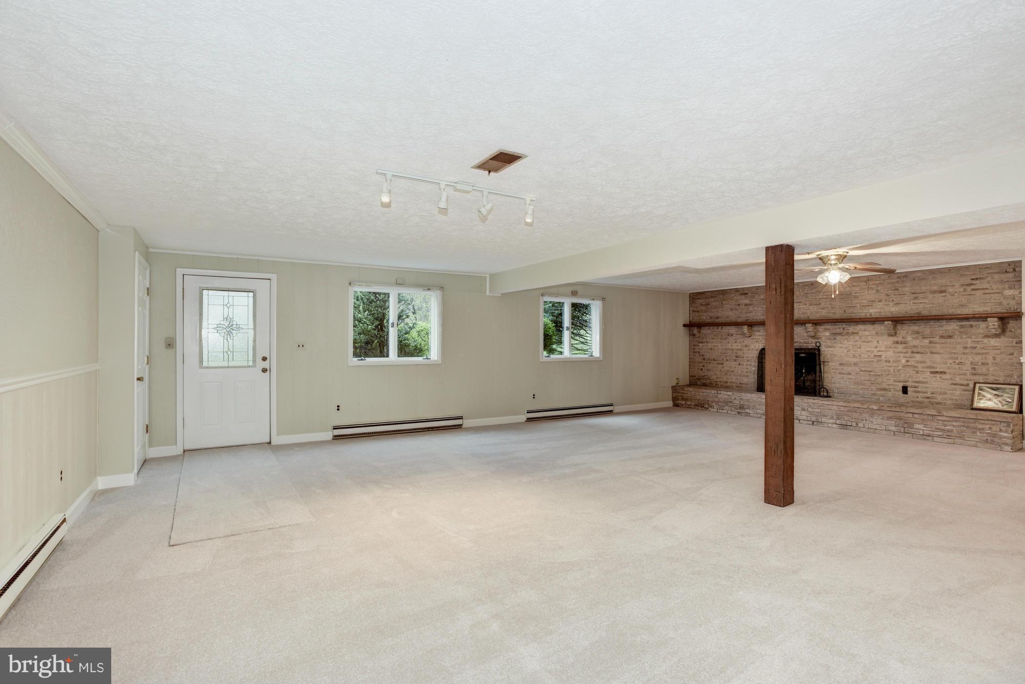 MEADOWBROOK VILLAGE - Residential