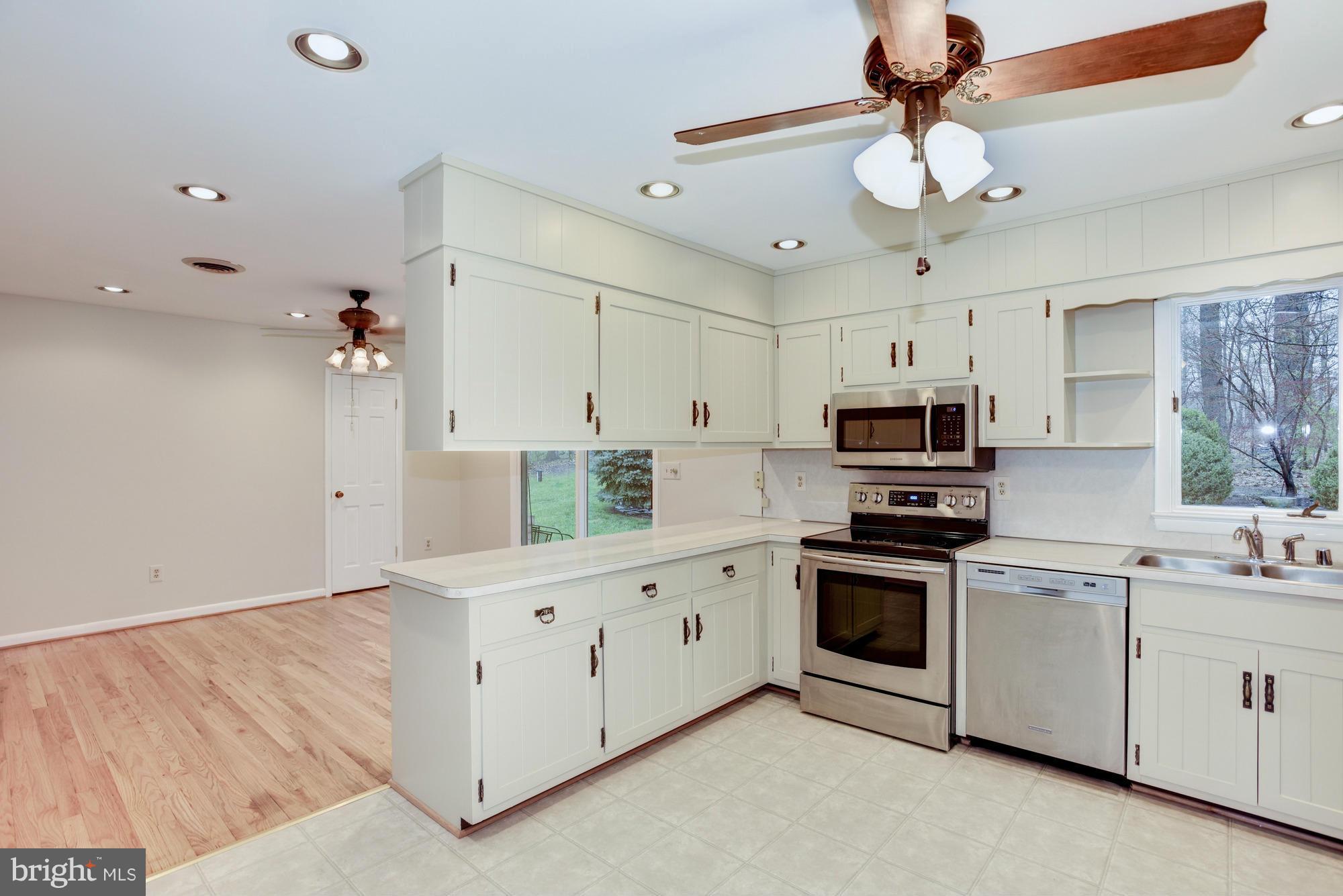 MEADOWBROOK VILLAGE - Residential