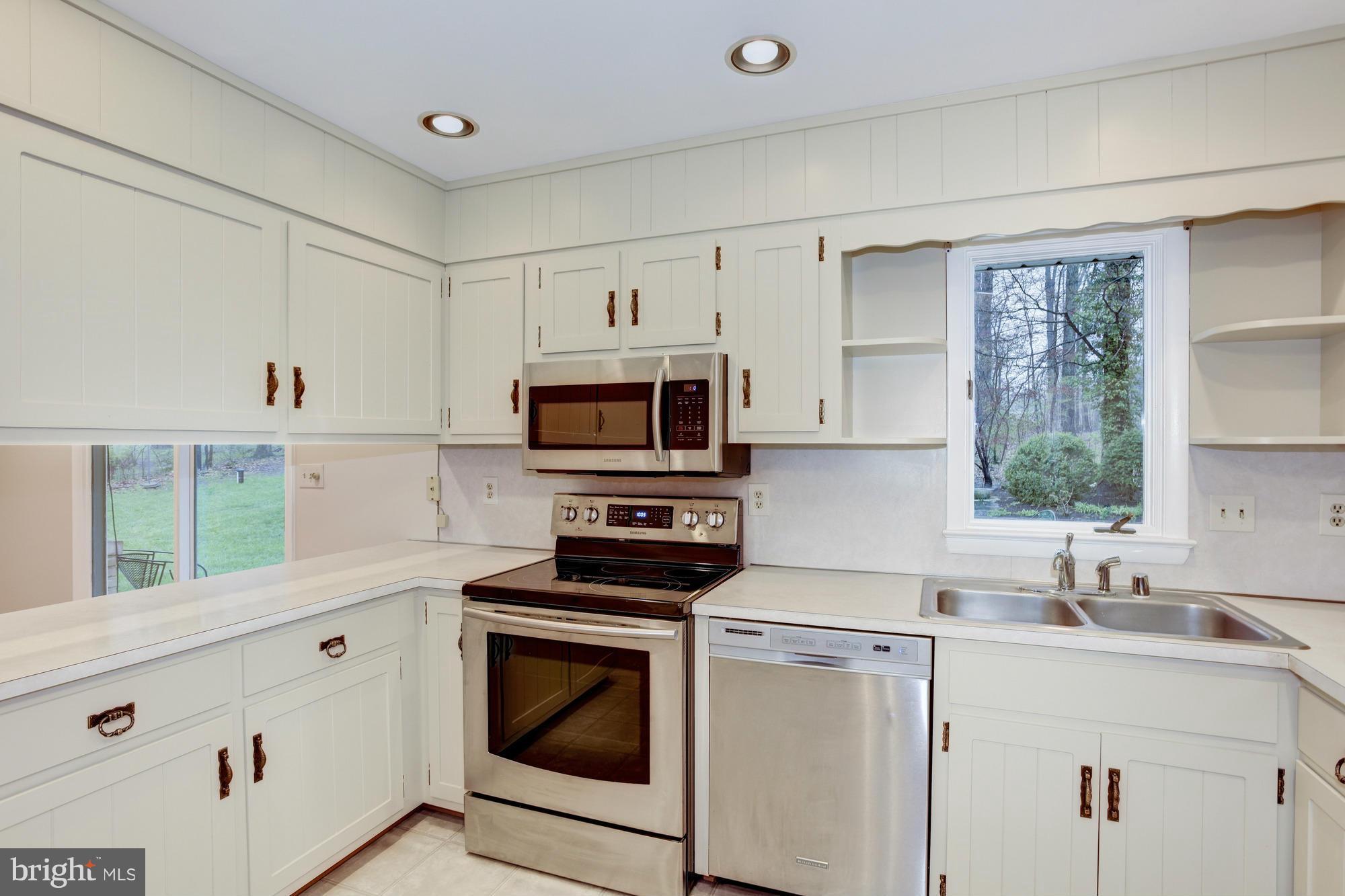 MEADOWBROOK VILLAGE - Residential