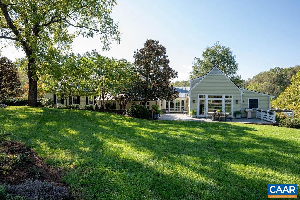 240 BROAD AXE RD
