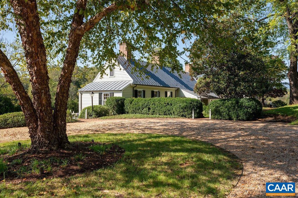 240 BROAD AXE RD