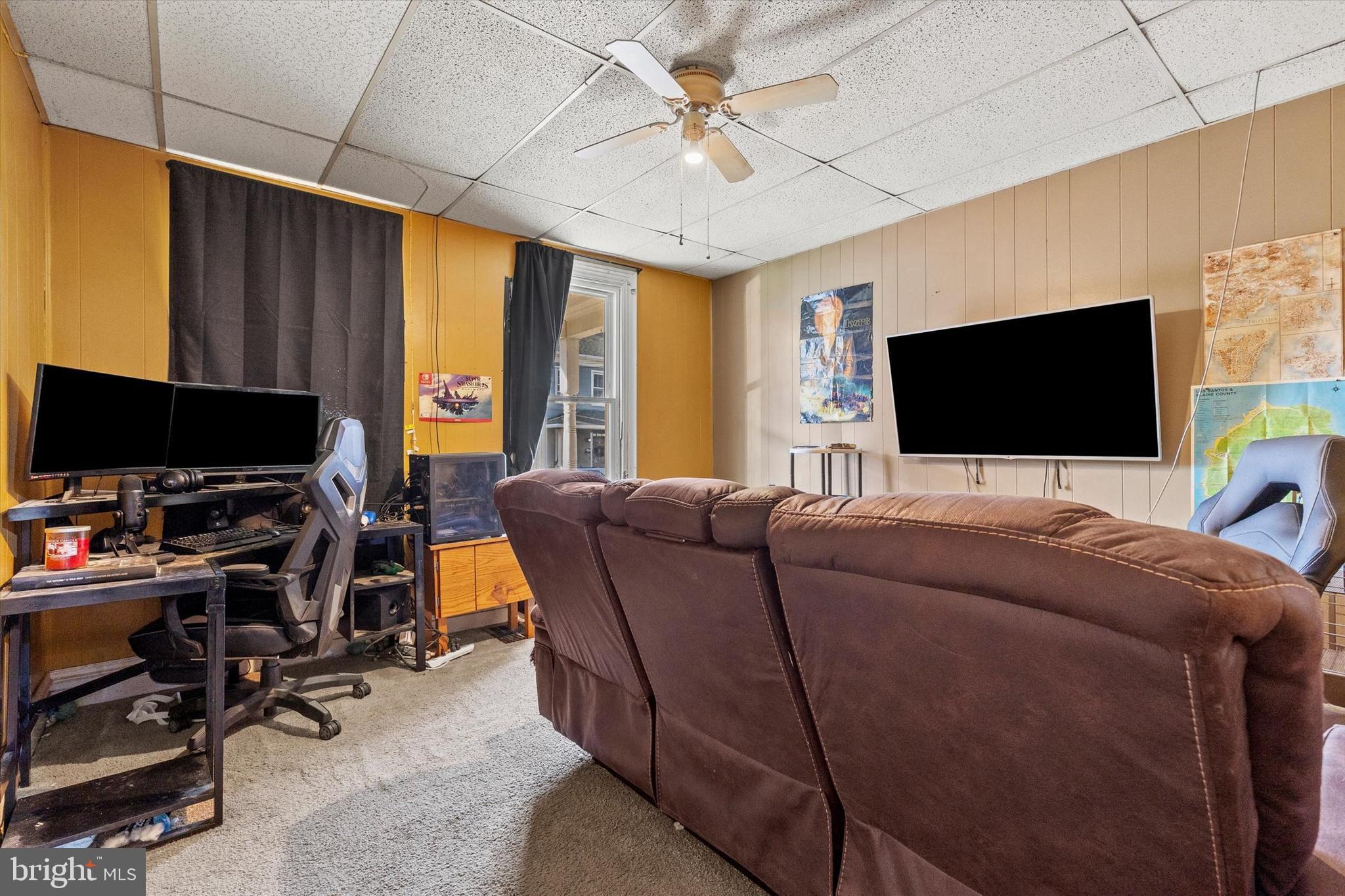 30 W MIDDLE STREET