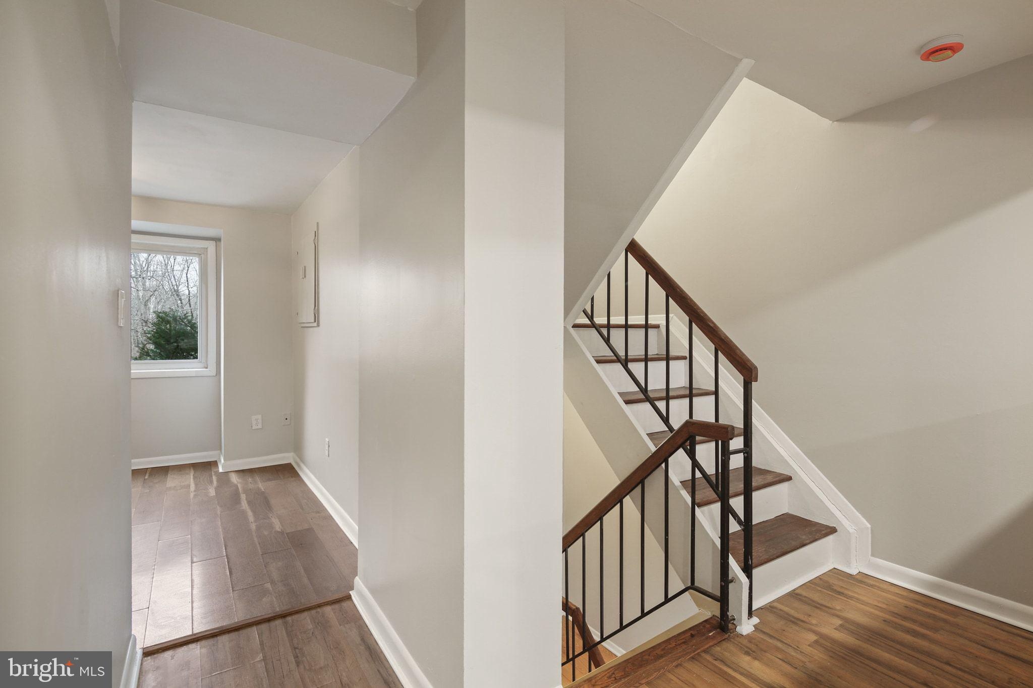 VILLAGE OF OAKLAND MILLS - Residential Lease