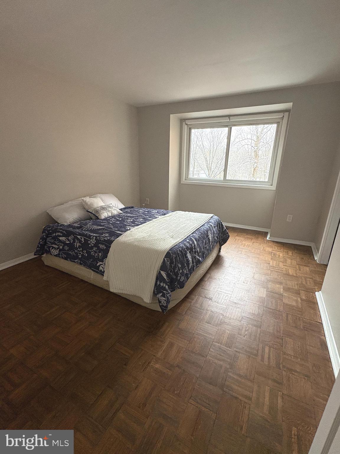 VILLAGE OF OAKLAND MILLS - Residential Lease