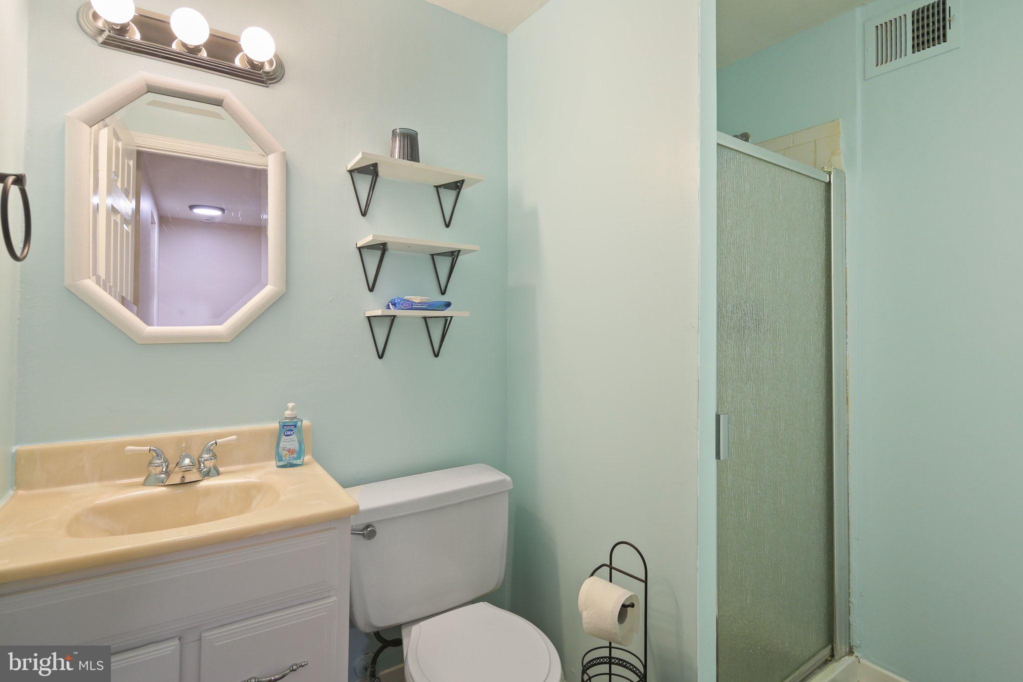 VILLAGE OF OAKLAND MILLS - Residential Lease