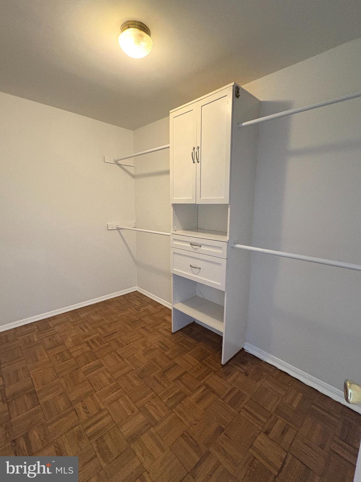 VILLAGE OF OAKLAND MILLS - Residential Lease