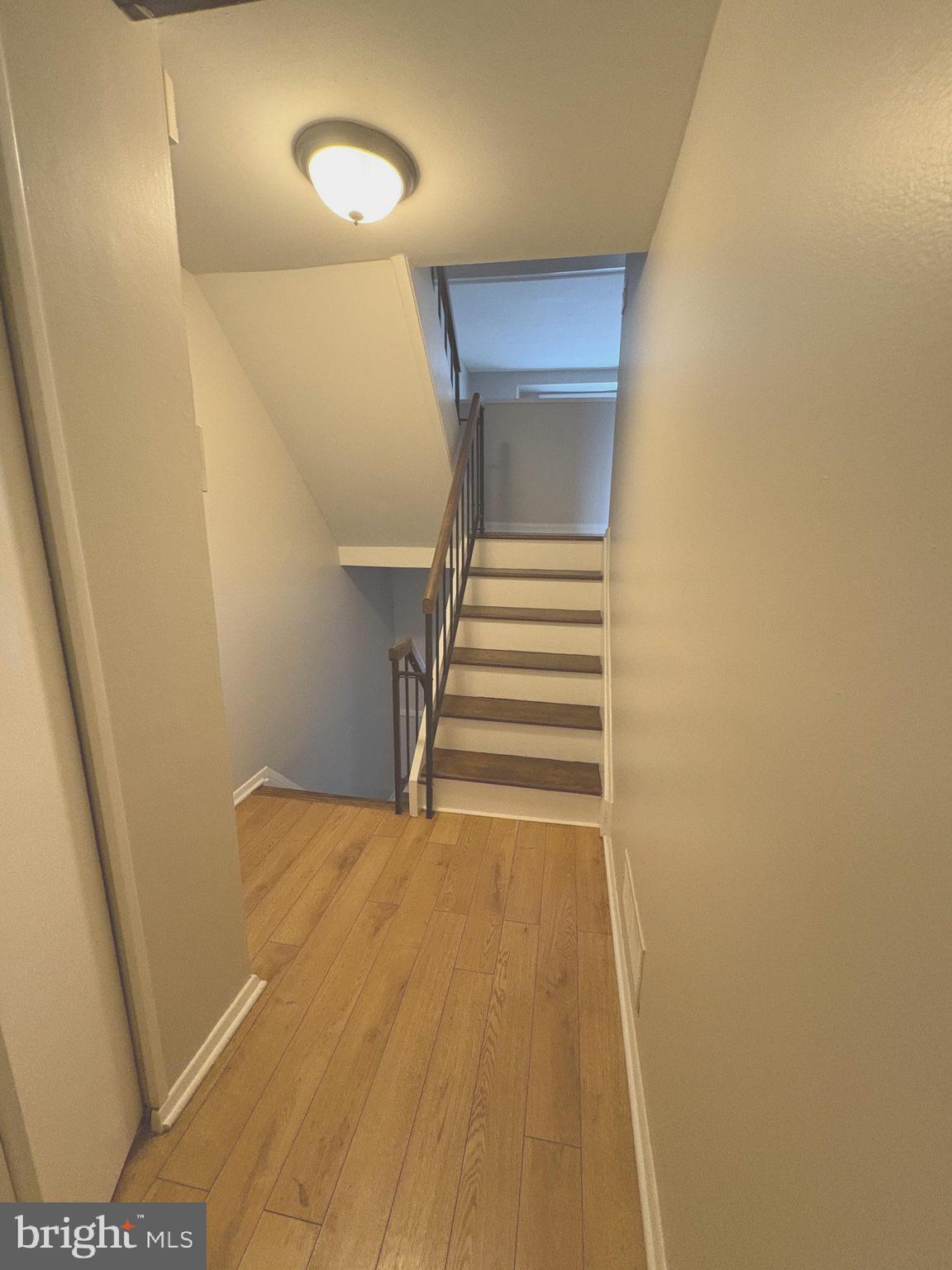 VILLAGE OF OAKLAND MILLS - Residential Lease