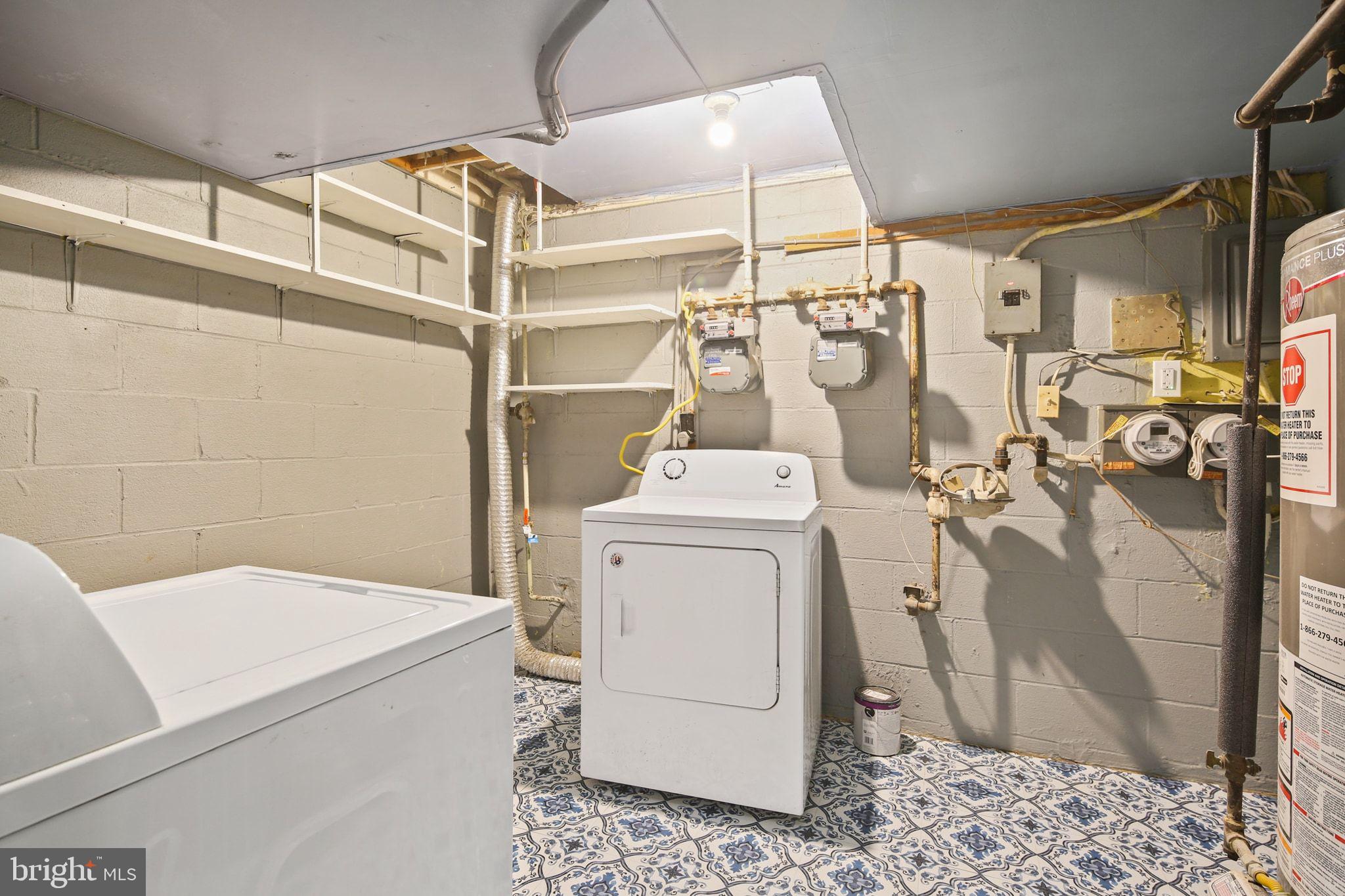 VILLAGE OF OAKLAND MILLS - Residential Lease