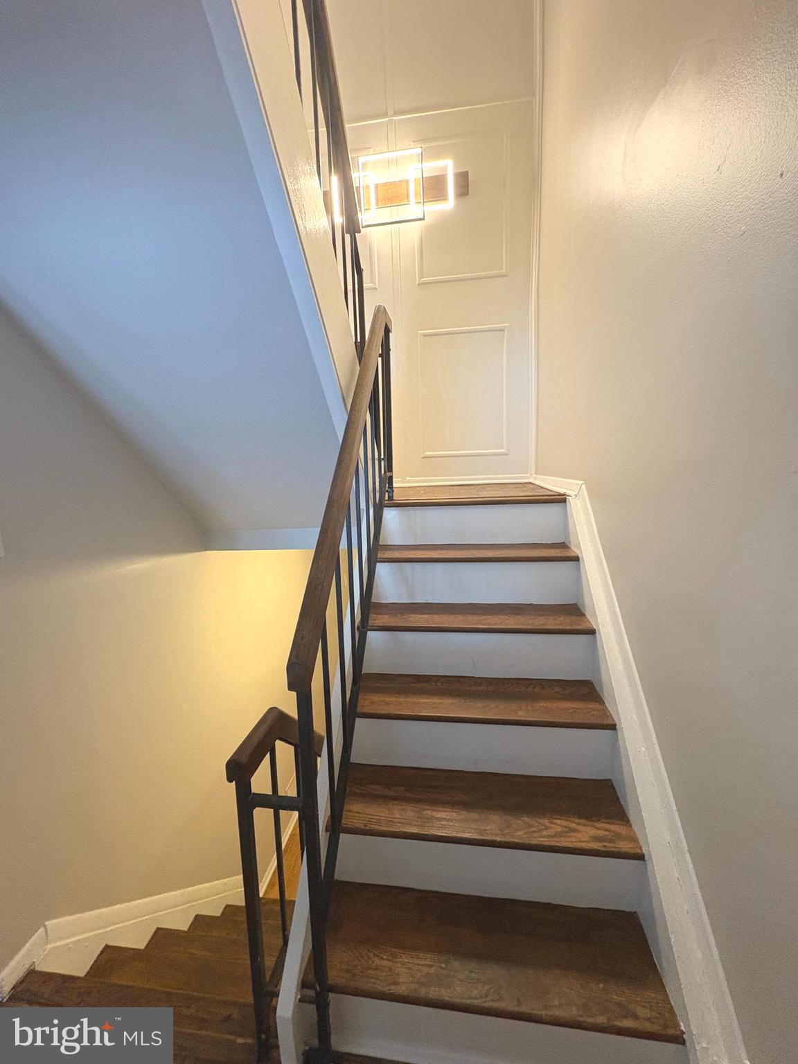 VILLAGE OF OAKLAND MILLS - Residential Lease