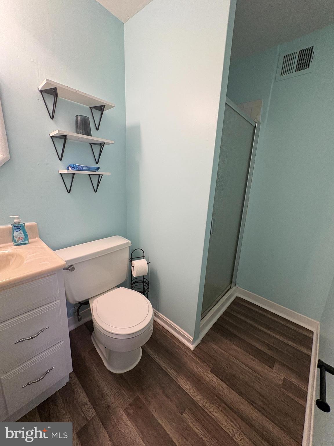 VILLAGE OF OAKLAND MILLS - Residential Lease