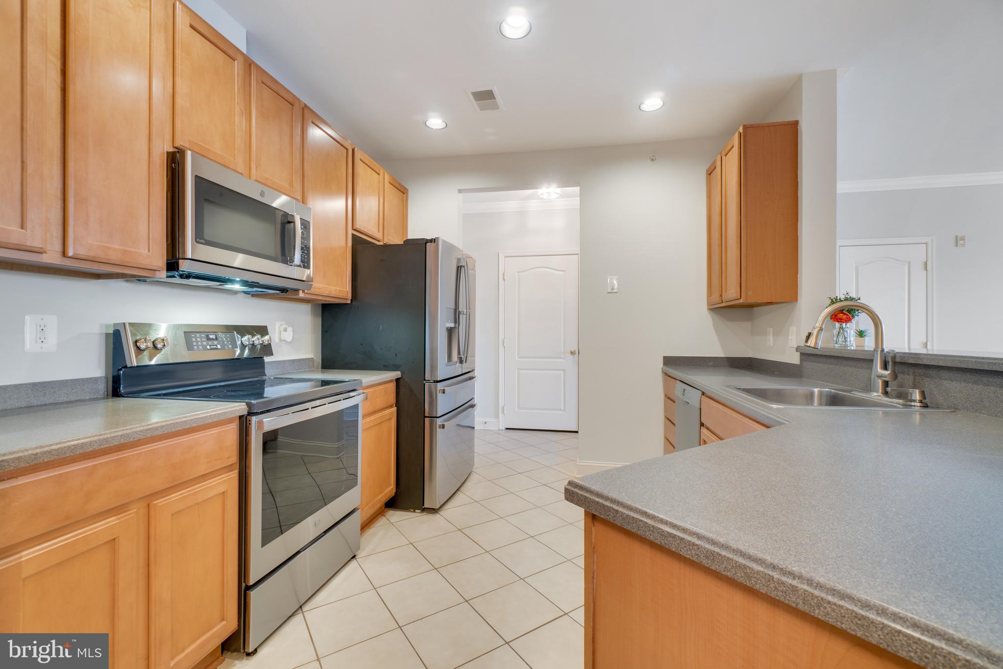 5801 CLIPPER LANE 405