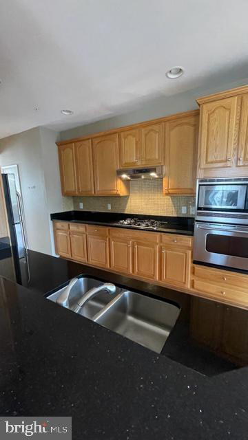 RETREAT AT FAIRWOOD TOWN - Residential Lease