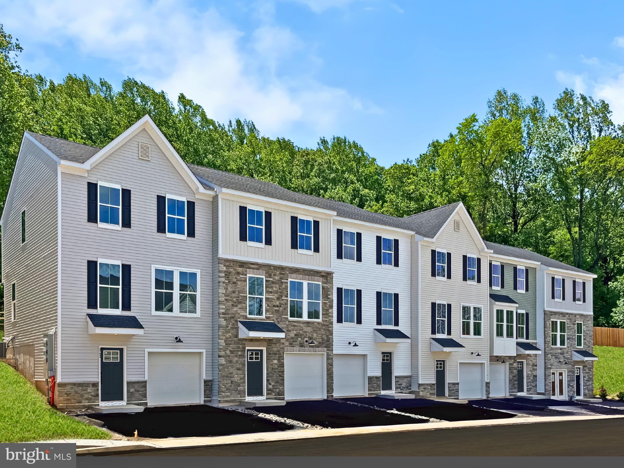 DOWNINGTOWN RIDGE - Residential