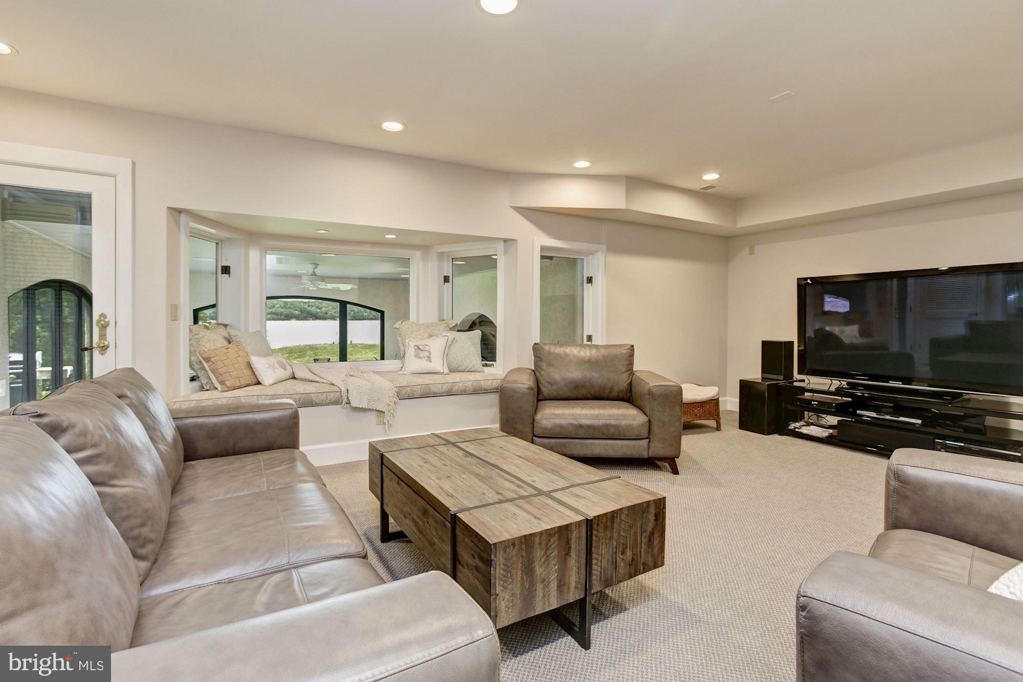 RUGBY HALL - Residential