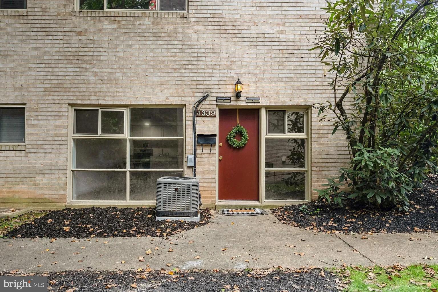 HERITAGE WOODS - Residential Lease