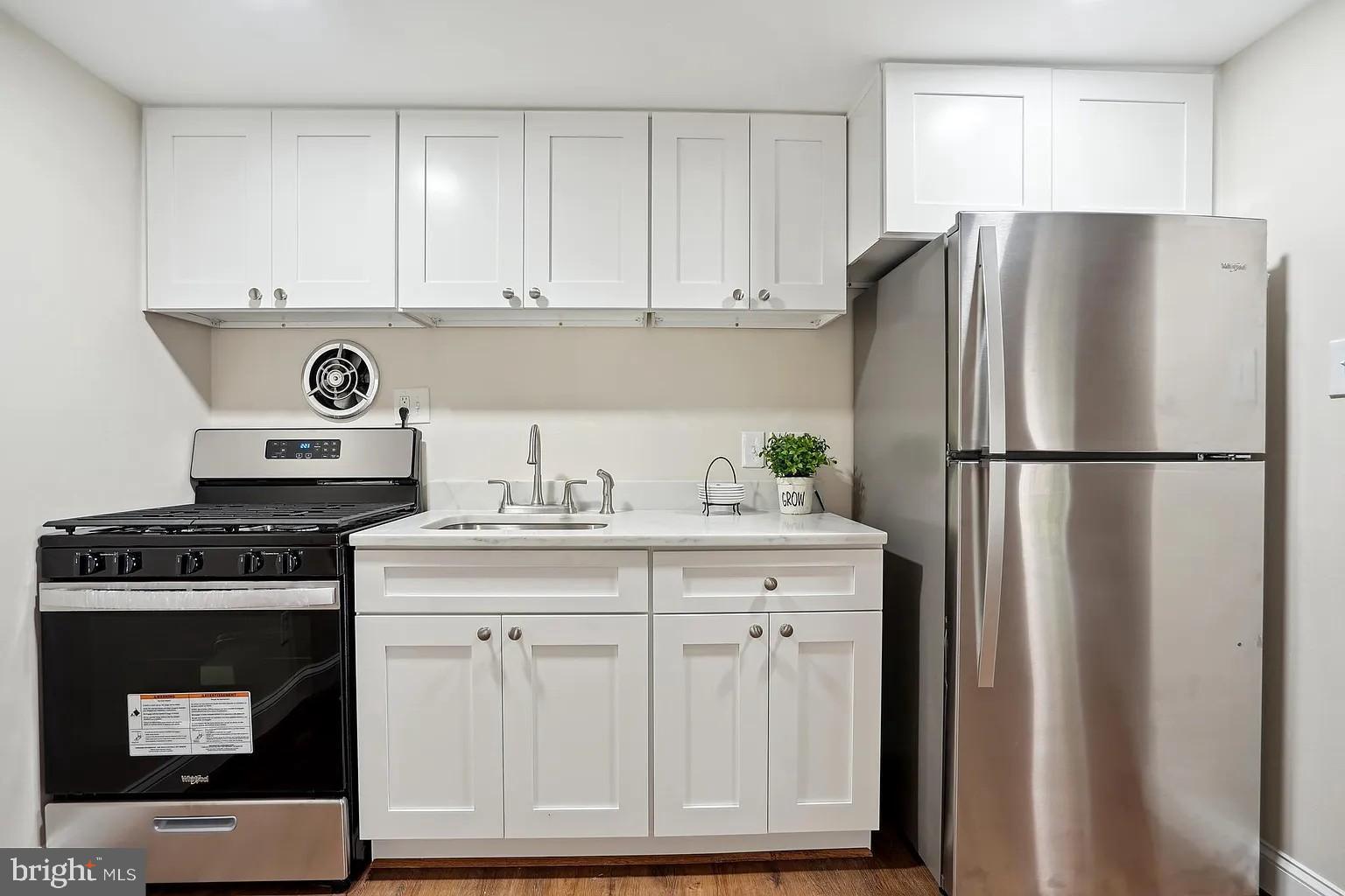 HERITAGE WOODS - Residential Lease